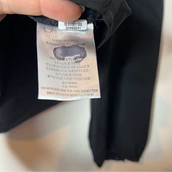 Theory Silk Splitneck Long Sleeve Blouse Black Size Medium - Picture 4 of 5